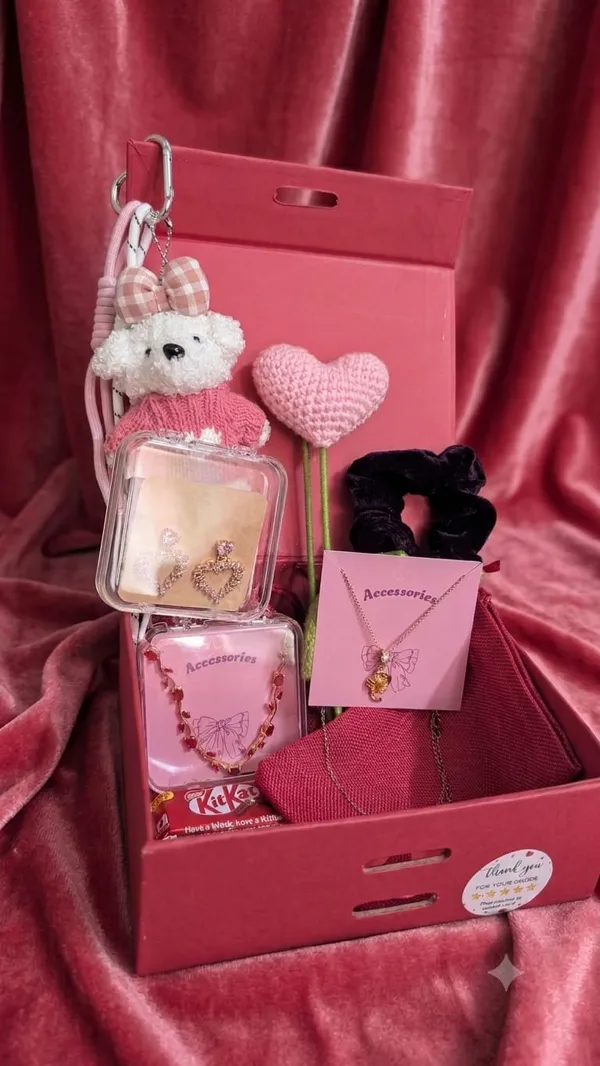 SHE_Gift_Hamper_(Premium_Quality_products_&_only_Anti_Tarnish_316L)