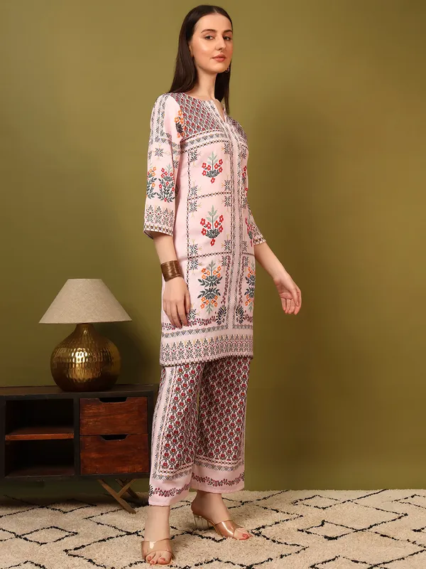 Coral_Rayon_Slub_Digital_Print_Co_Ord_Set_For_Women
