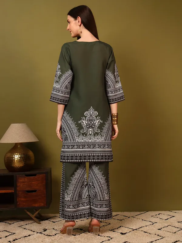 Green_Rayon_Slub_Digital_Print_Co_Ord_Set_For_Women