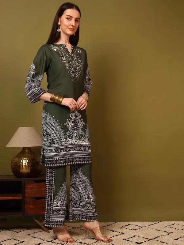 Green_Rayon_Slub_Digital_Print_Co_Ord_Set_For_Women