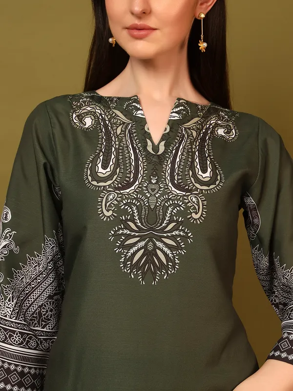 Green_Rayon_Slub_Digital_Print_Co_Ord_Set_For_Women