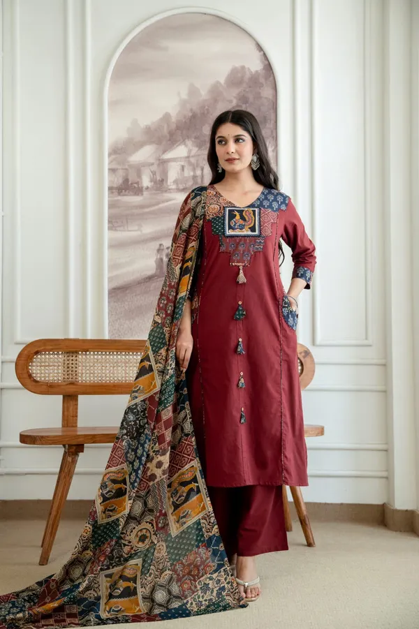 Red_cotton_Kurta_set_Top_Crafted_with_Applique_Work_with_katha_work_&_both_side_Designer_Pocket_with_stlylish_Sleeves