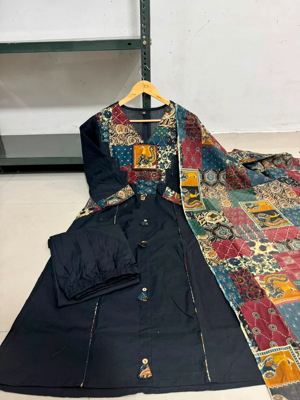 Black_cotton_Kurta_set_Top_Crafted_with_Applique_Work_with_katha_work_&_both_side_Designer_Pocket_with_stlylish_Sleeves