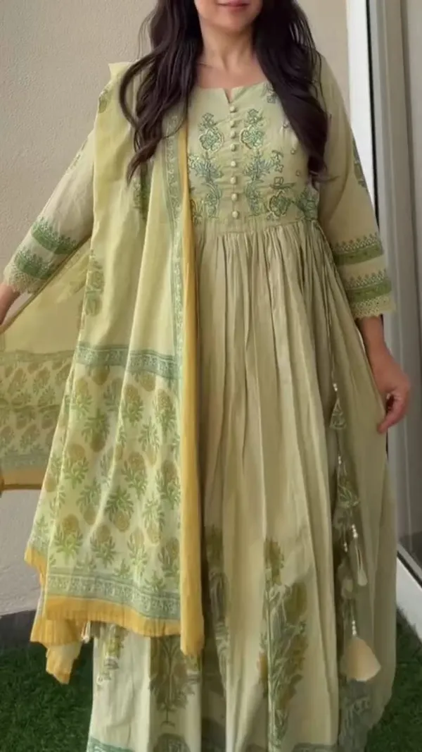 Anarkali_Kurta_set_with_Pant_&Dupatta