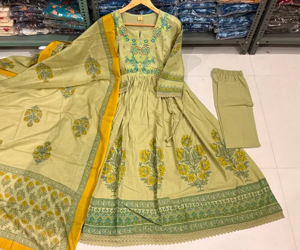Anarkali_Kurta_set_with_Pant_&Dupatta
