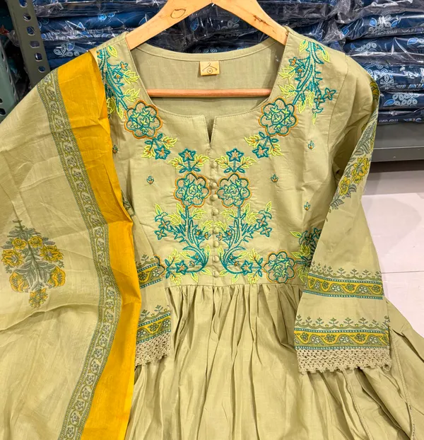 Anarkali_Kurta_set_with_Pant_&Dupatta