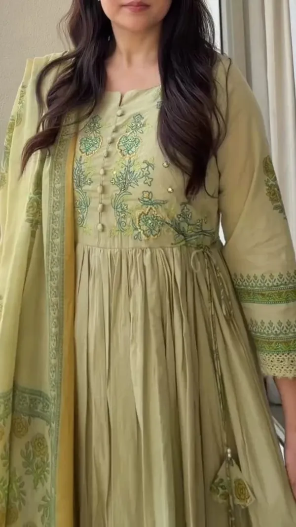 Anarkali_Kurta_set_with_Pant_&Dupatta