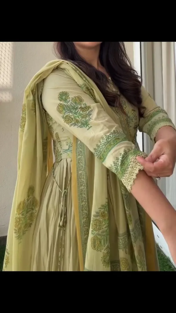 Anarkali_Kurta_set_with_Pant_&Dupatta