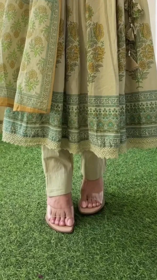 Anarkali_Kurta_set_with_Pant_&Dupatta