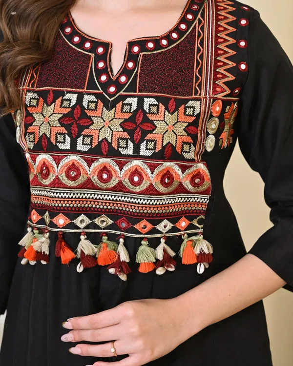 Black_Cotton_Suit_With_pretty_embroidery_work_on_yoke_and_embroidery_work_on_Pure_Mul_Cotton_dupatta__
