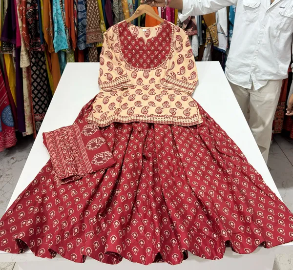 Women_Trendy_Cotton_Maroon_Printed_Kurta_With_Pant_and_Dupatta