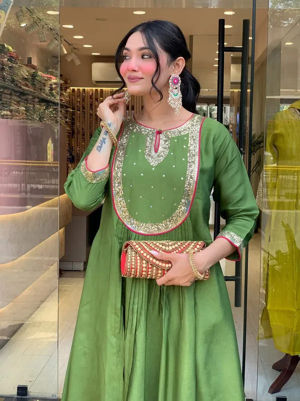 Green_Pure_Mal_chanderi_Kurta_Set_with_embroidery_sequence_on_Neck_with_paired_Matching_Pants_and_Banarsi_Jacquard_Dupatta