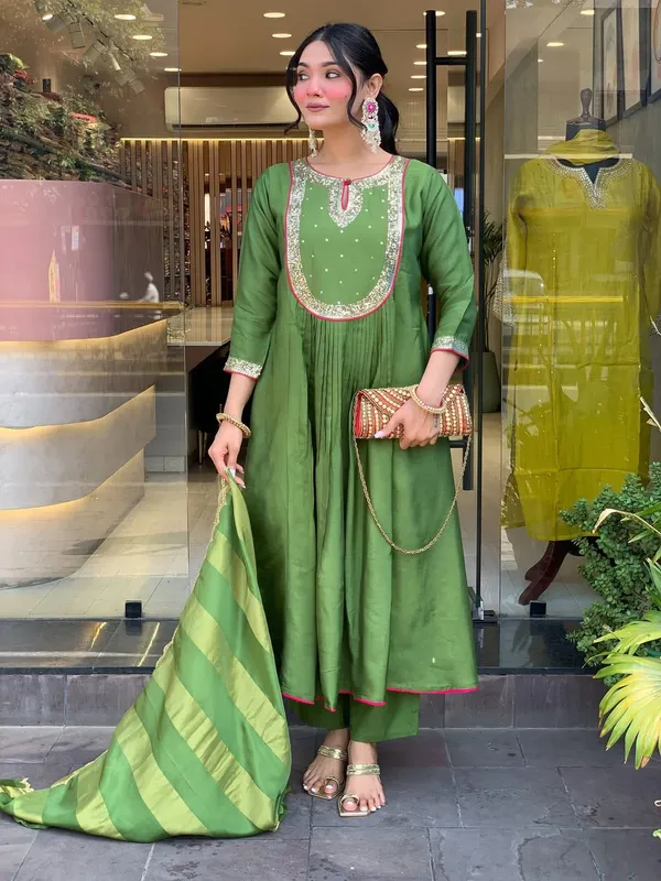 Green_Pure_Mal_chanderi_Kurta_Set_with_embroidery_sequence_on_Neck_with_paired_Matching_Pants_and_Banarsi_Jacquard_Dupatta