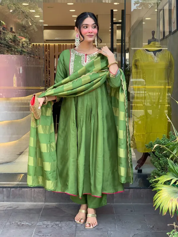 Green_Pure_Mal_chanderi_Kurta_Set_with_embroidery_sequence_on_Neck_with_paired_Matching_Pants_and_Banarsi_Jacquard_Dupatta