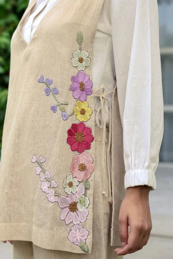 Women_Trendy_Cotton_Brown_Embriodred_Kurta_With_Pant_and_Dupatta