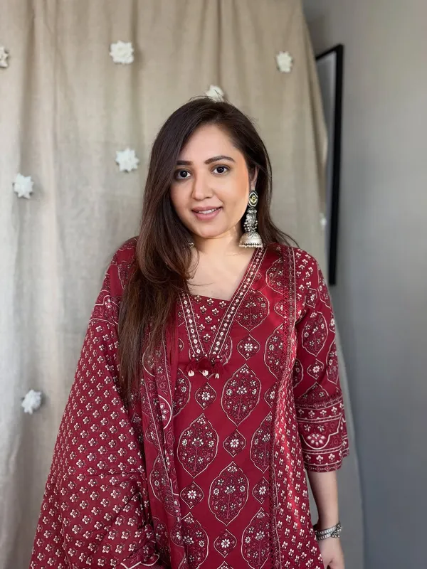 Red_Printed_Cotton_kurta_set_with_paired_bottom_and_Matching_Dupatta