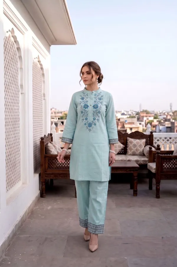Women_Aqua_Blue_Rayon_Slub_Kurta_Set