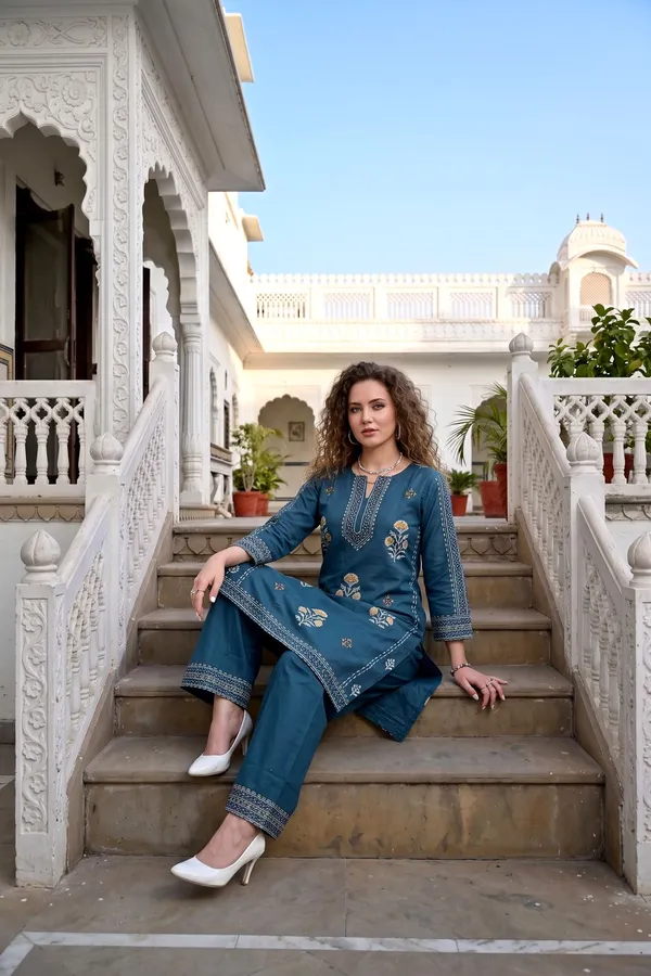 Women_Teal_Blue_Rayon_Slub_Kurta_Set