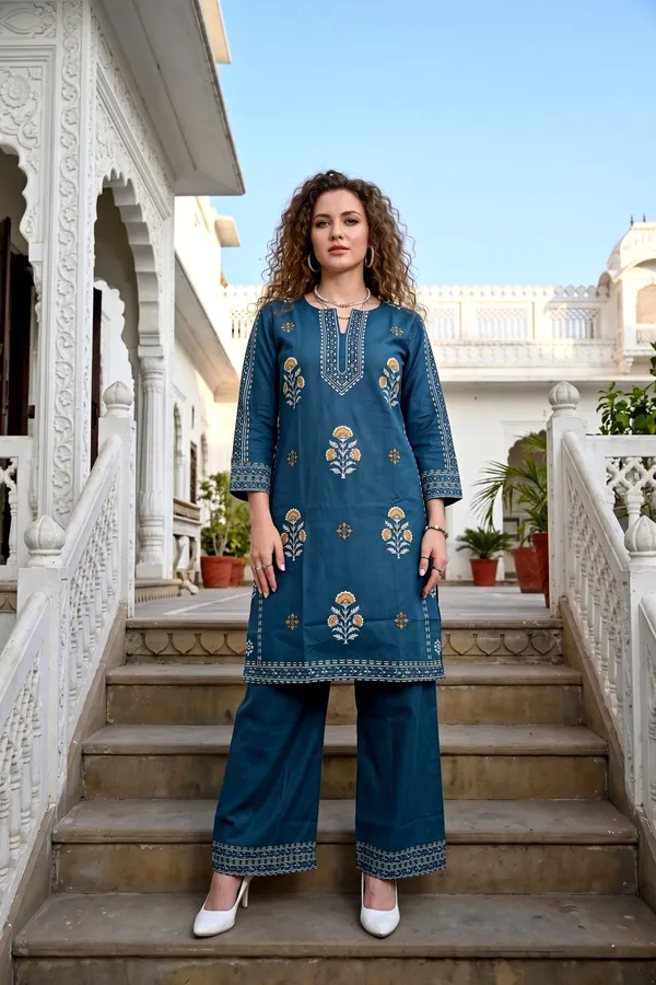 Women_Teal_Blue_Rayon_Slub_Kurta_Set