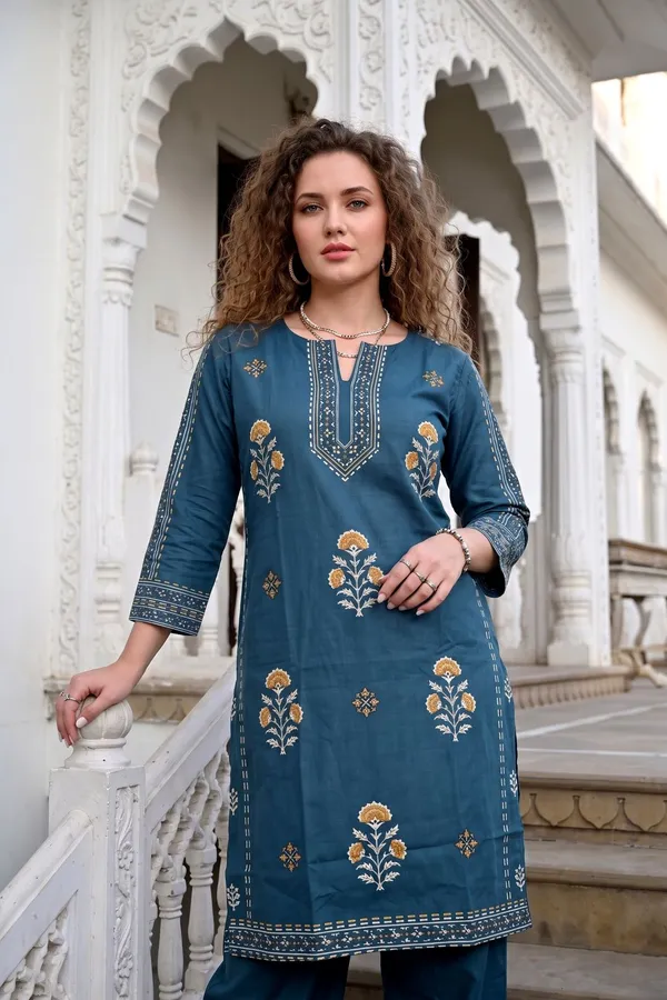 Women_Teal_Blue_Rayon_Slub_Kurta_Set