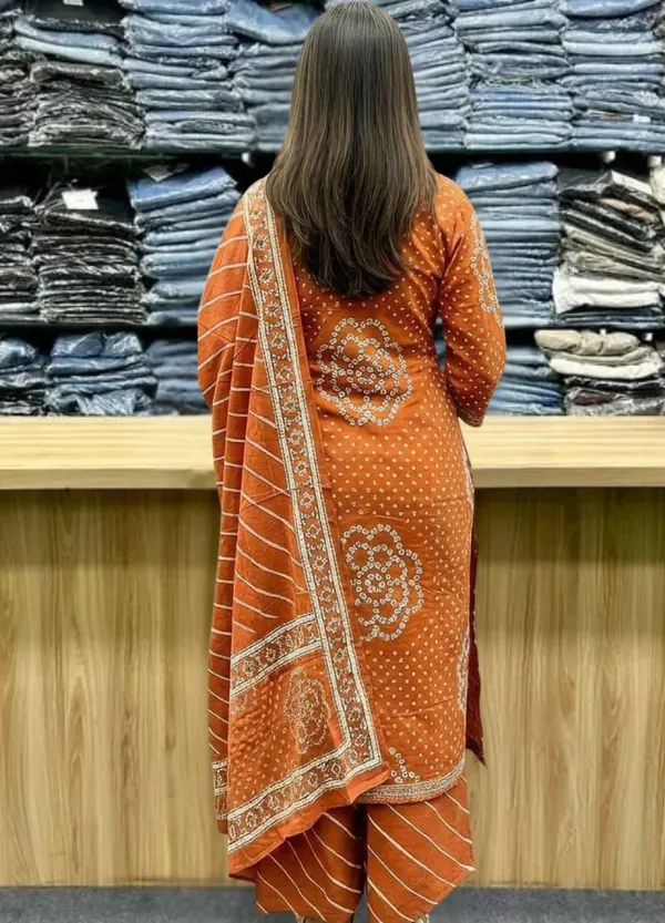 Orange_Bandhej_Kurta_and_Lehriya_Bottom_Embroidery_lace_on_Neck_line_and_sleeves_with_Mul_Dupatta