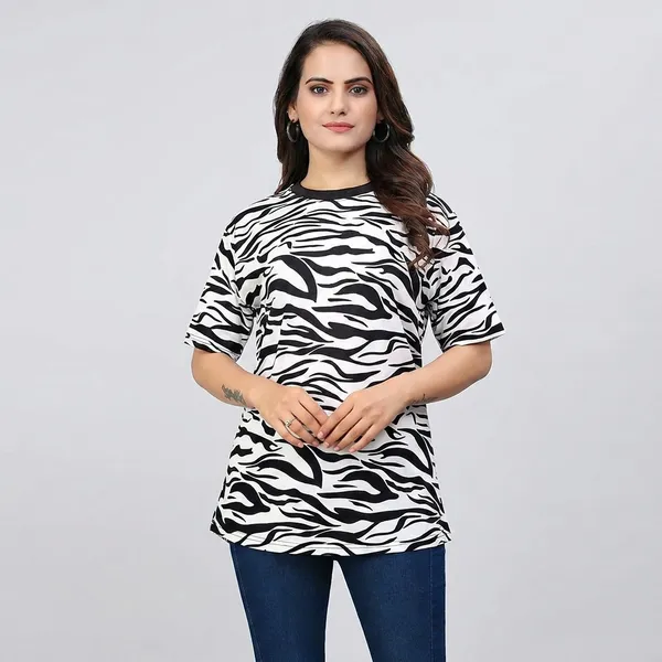 Black_And_White_Cotton_Blend_Printed_Round_Neck_T-Shirt_For_Women