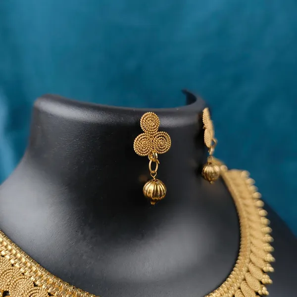 Akira_Gold_Imitation_Necklace_set