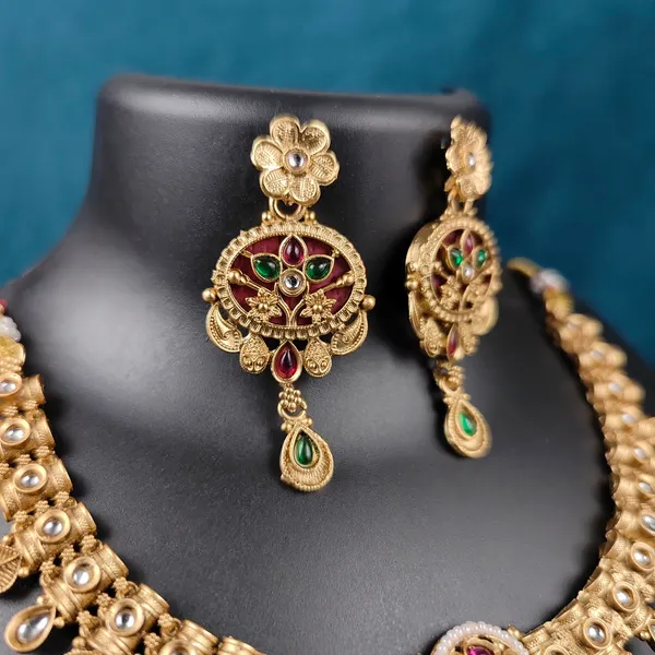 Akshara_Gold_Imitation_Necklace_set