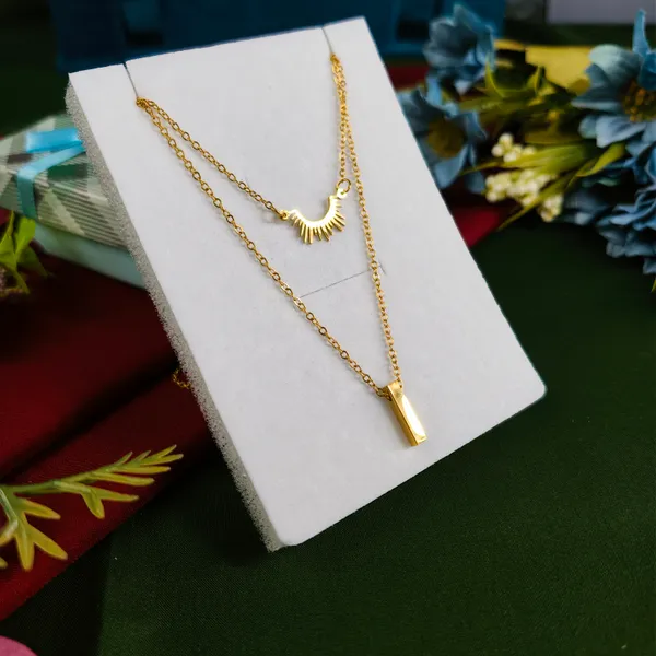 Allie_Resistant_Gold_Layered_Sunburst_Necklace
