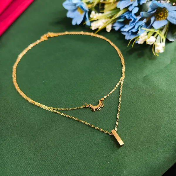 Allie_Resistant_Gold_Layered_Sunburst_Necklace