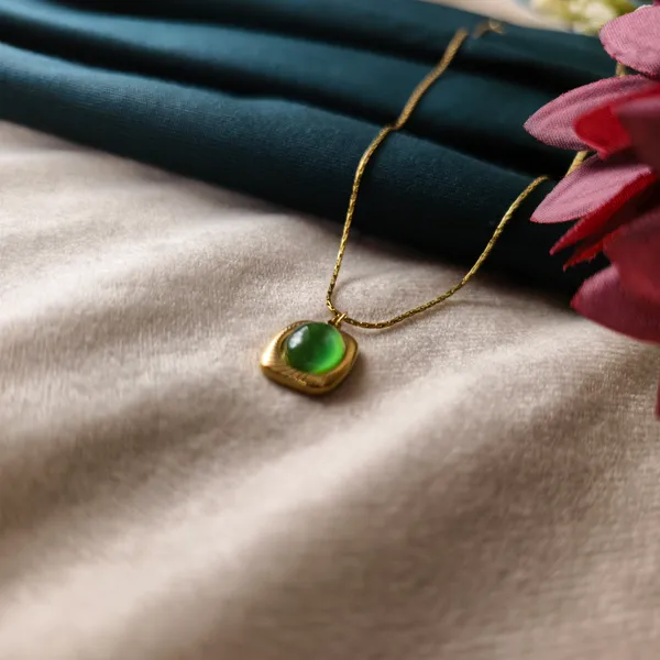 Angelica_Green_Cat’s_Eye_Pendant_Necklace