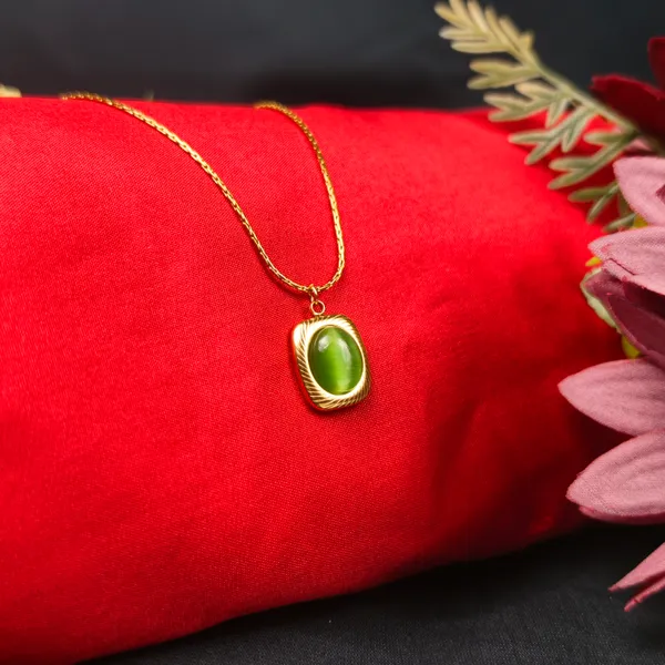 Angelica_Green_Cat’s_Eye_Pendant_Necklace