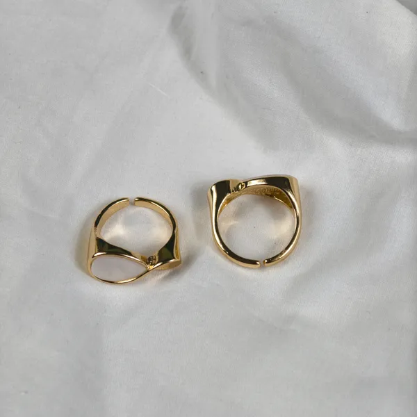 Aura_Mother_of_Pearl_Adjustable_Ring