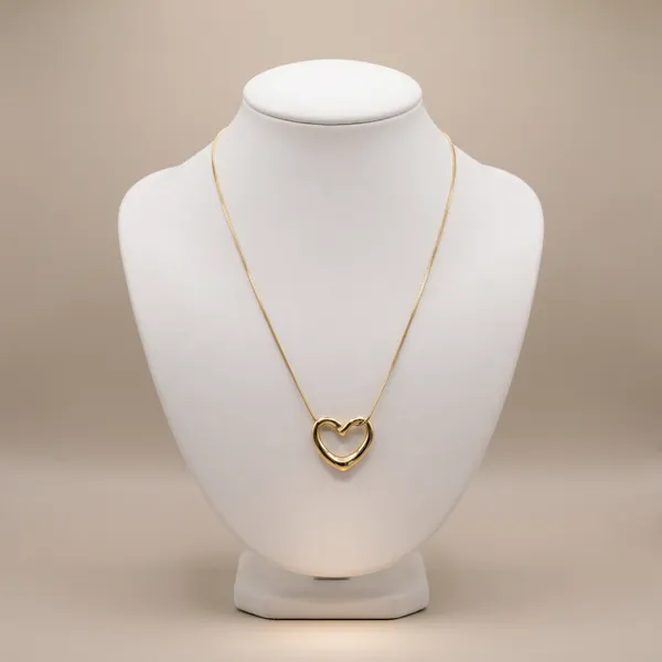 Camilla_Open-Heart_Loop_Necklace