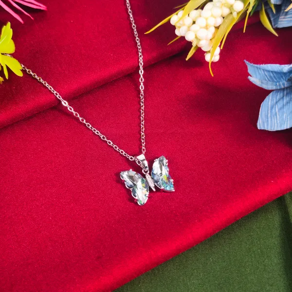 Crystal_Flutter_Butterfly_Necklace