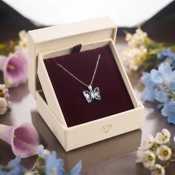 Crystal_Flutter_Butterfly_Necklace