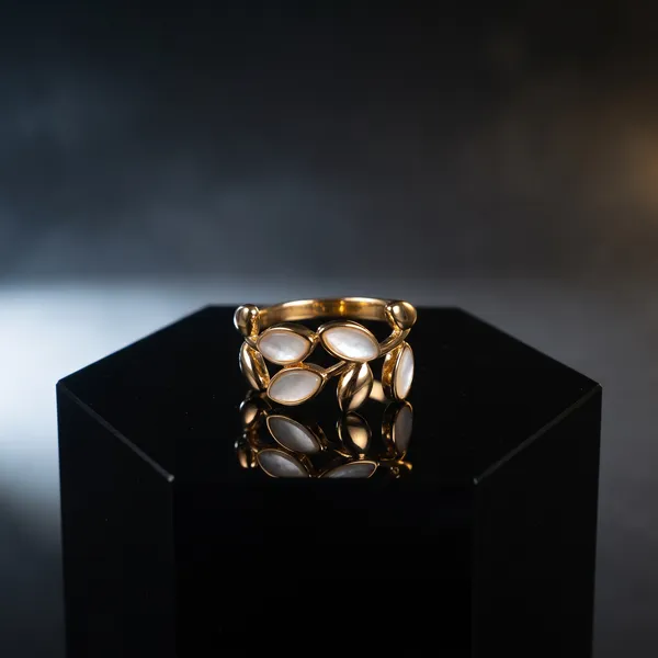 Daphne_Vine_Mother_of_Pearl_Leaf_Ring