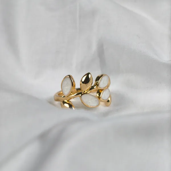 Daphne_Vine_Mother_of_Pearl_Leaf_Ring