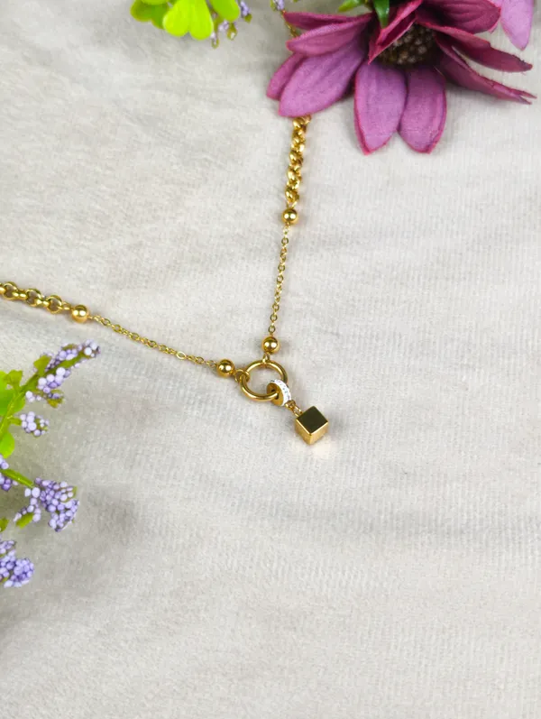 Demi_Lock_&_Bead_Station_Necklace