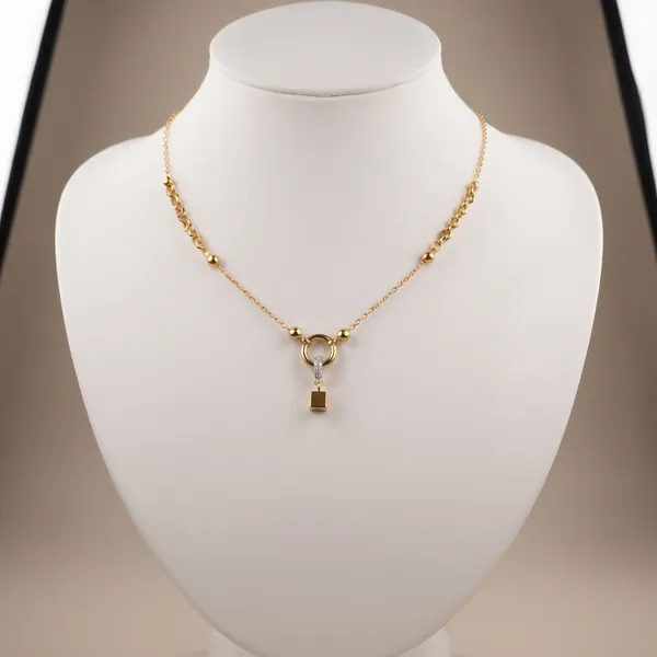 Demi_Lock_&_Bead_Station_Necklace