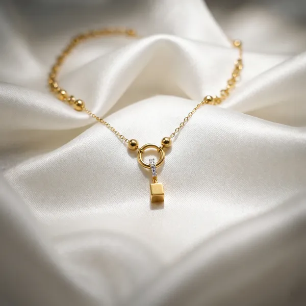 Demi_Lock_&_Bead_Station_Necklace