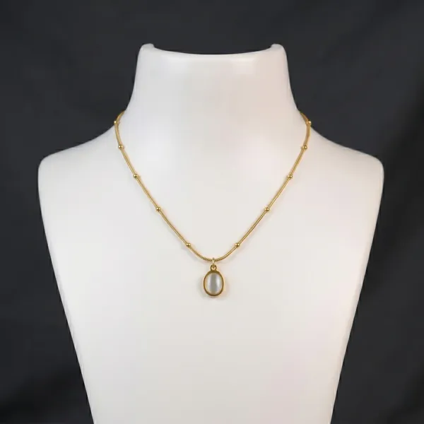 Dorothy_Luminous_White_Cat’s_Eye_Satellite_Necklace