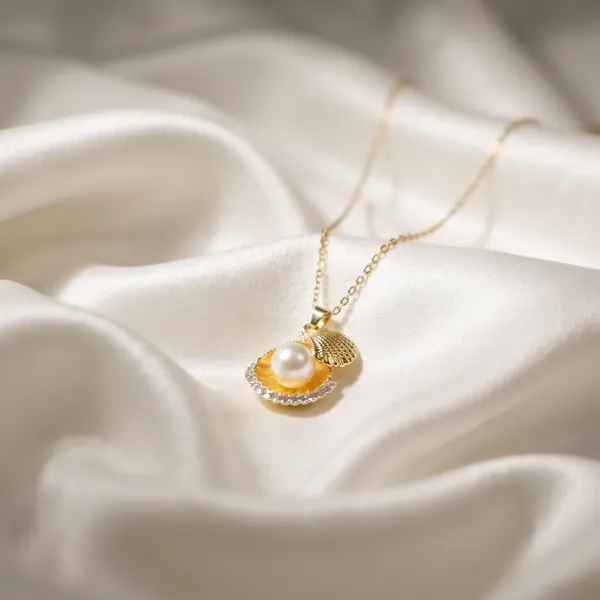 Elisa_Oyster_Pearl_Clamshell_Pendant_Necklace
