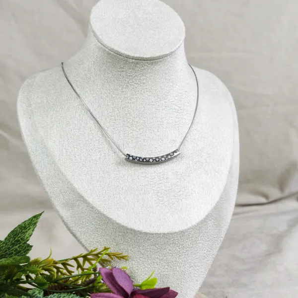 Elise_Monogram_Motif_Curved_Bar_Necklace