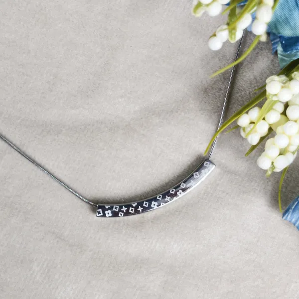 Elise_Monogram_Motif_Curved_Bar_Necklace