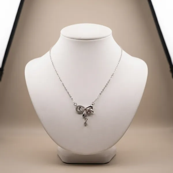 Elle_Bowdrop_Pavé_Crystal_Necklace