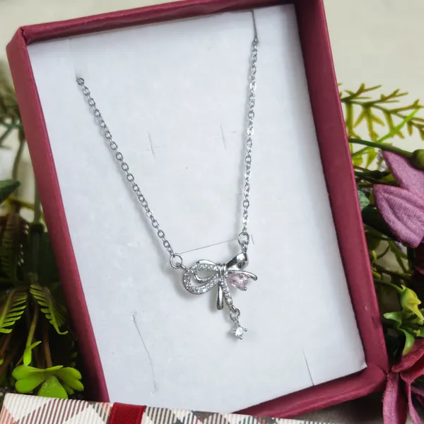 Elle_Bowdrop_Pavé_Crystal_Necklace