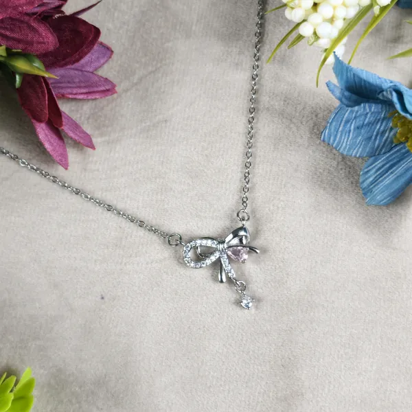 Elle_Bowdrop_Pavé_Crystal_Necklace