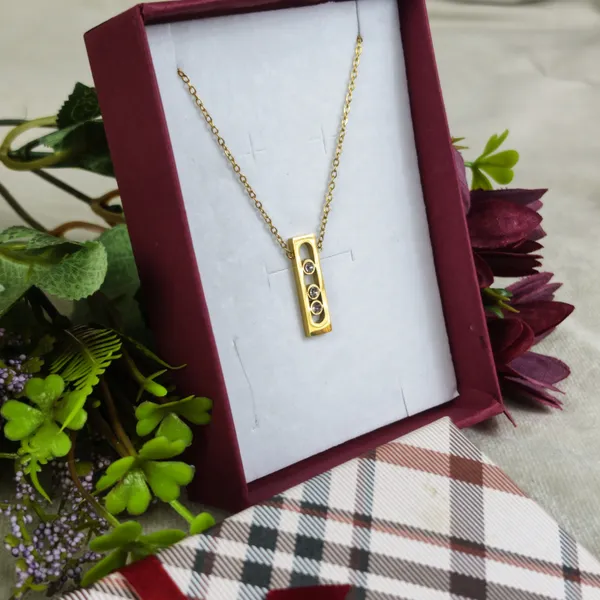 Elodie_Crystal_Bar_Necklace