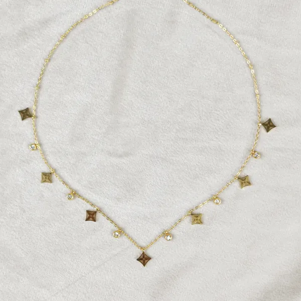 Emmie_Aurelia_Star_Flower_Station_Necklace